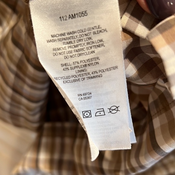 Columbia short sleeve shirt with sun protection in back vents - Picture 6 of 14